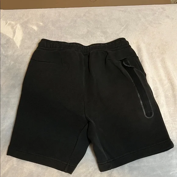 Nike Men's Athletic Black Shorts - Picture 4 of 4